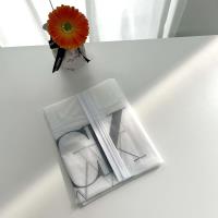 Le petit housse anti-poussière pour vêtements de positionnement NL-681