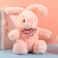 30 petites écharpes en peluche représentant des lapins en tant que jouets.