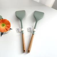 QF-RC4284 Rongcheng - ملعقة سيليكون بمقبض خشبي.