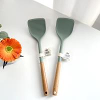 QF-RC4284 Rongcheng - ملعقة سيليكون بمقبض خشبي.