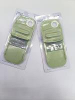 La râpe à légumes SBC068ABS à trois lames.