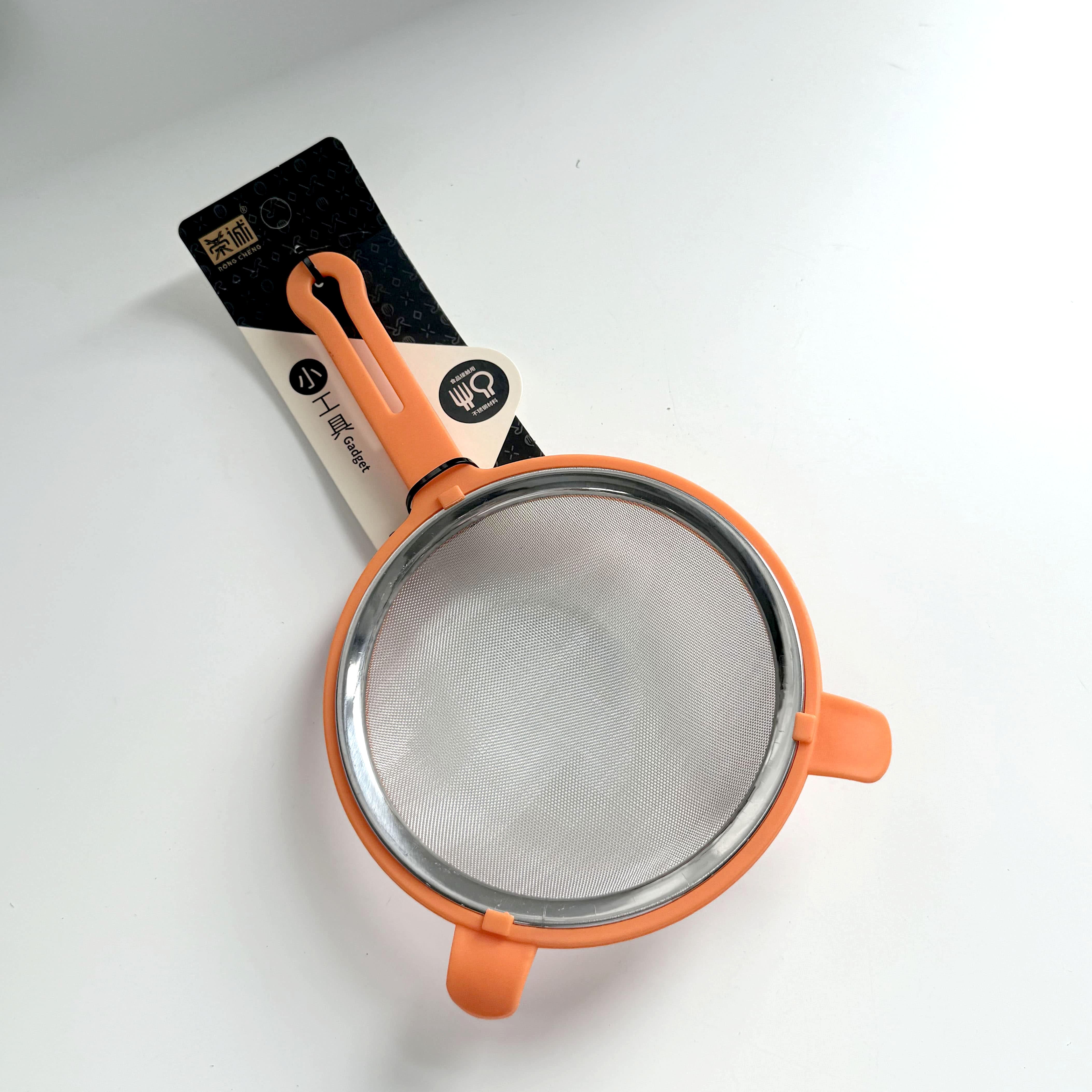 يتسرب من شاشة التصفية ذات المقبض البلاستيكي والتي يبلغ طولها 16 سم، الموديل QF-RC8558-3.