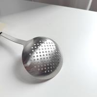 QF-RC2529-3 Ponceuse avec manche en bois de 12 cm et passoire à poisson.