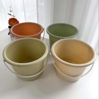 30 دلوًا للطلاء.