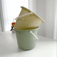 30 دلوًا للطلاء.