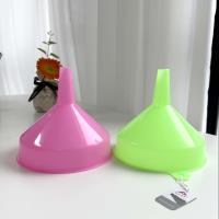 066精致实用漏斗（彩色）