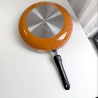 Poêle anti-adhésif de deuxième génération de 30 cm.