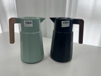 Le thermos intelligent LT-8906 avec poignée carrée et motif de bois en losange.