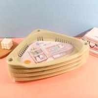 8611 Étagère triangulaire à quatre étages.