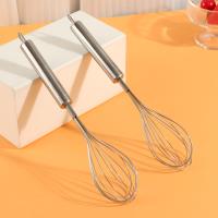 مخفق البيض الكبير ذي المقبض الأسطواني.