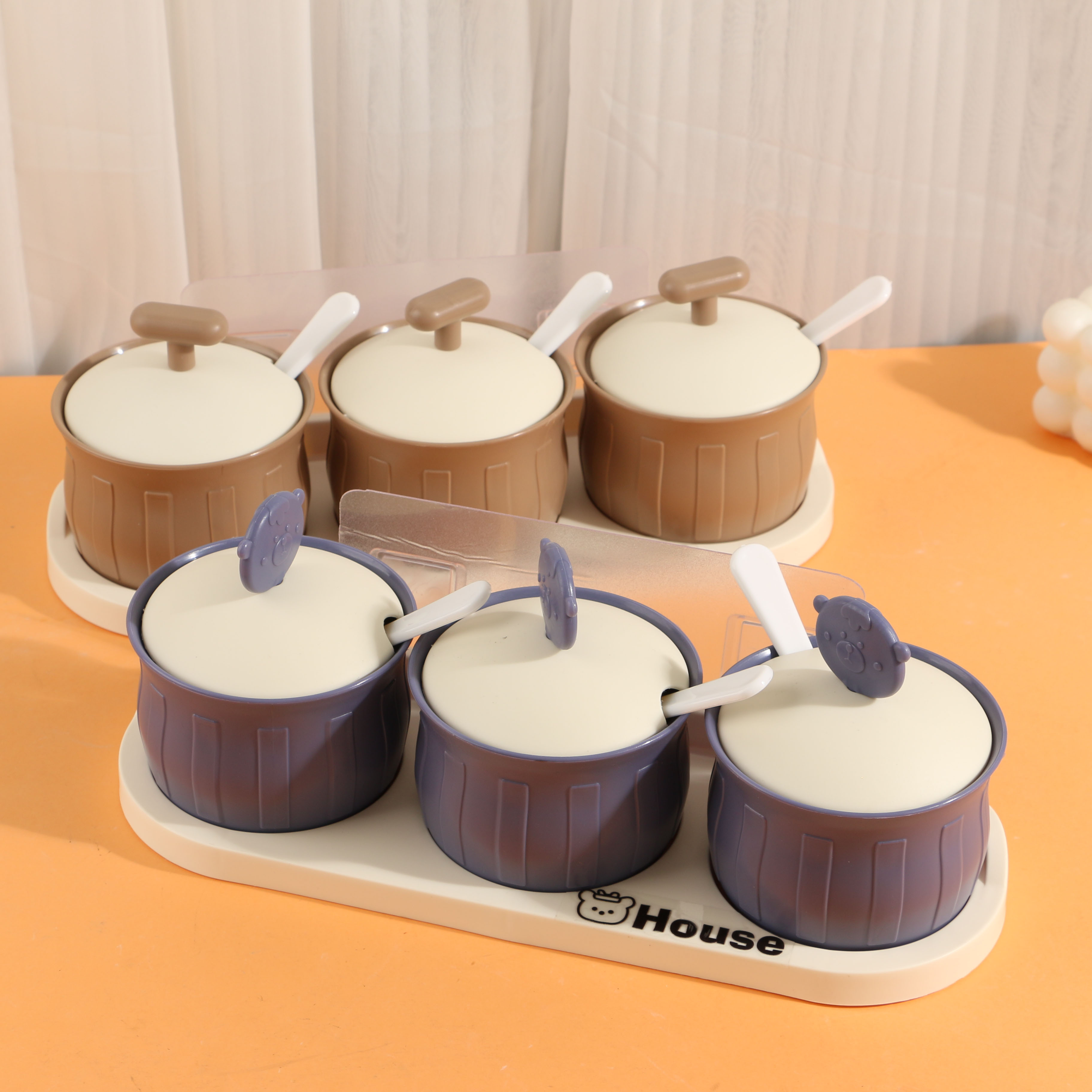 6471 Three-compartment Bear-themed Seasoning Box