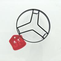 سلّة التبخير الصغيرة ذات اللون الأسود.