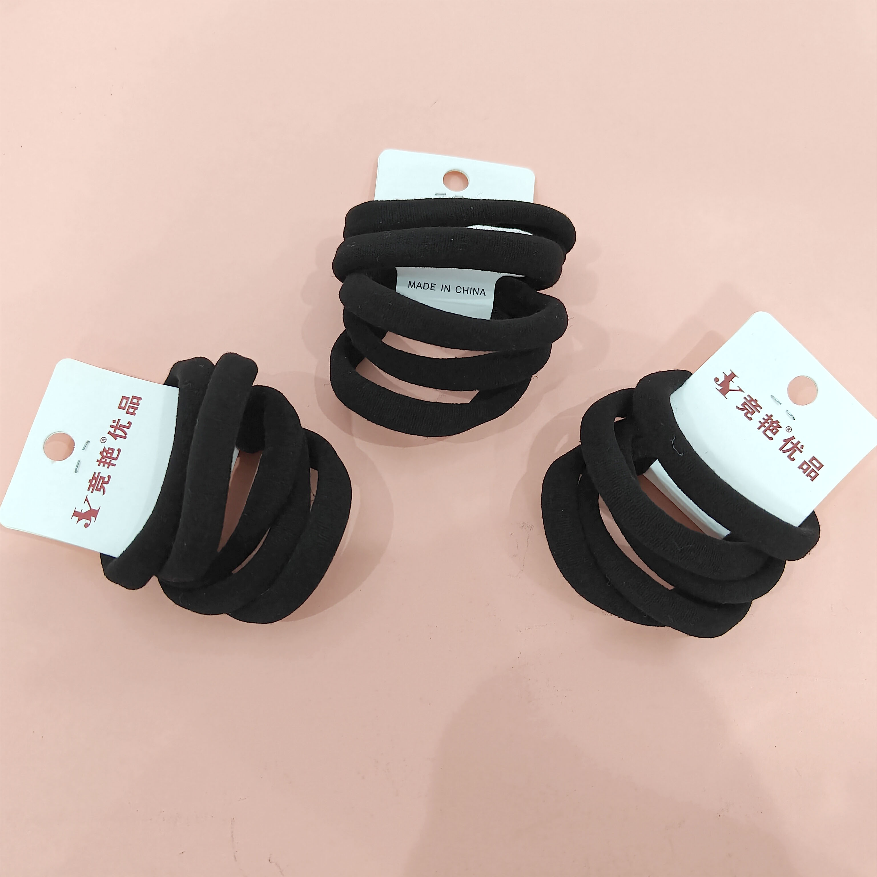 5 black seamless thickened hair ties