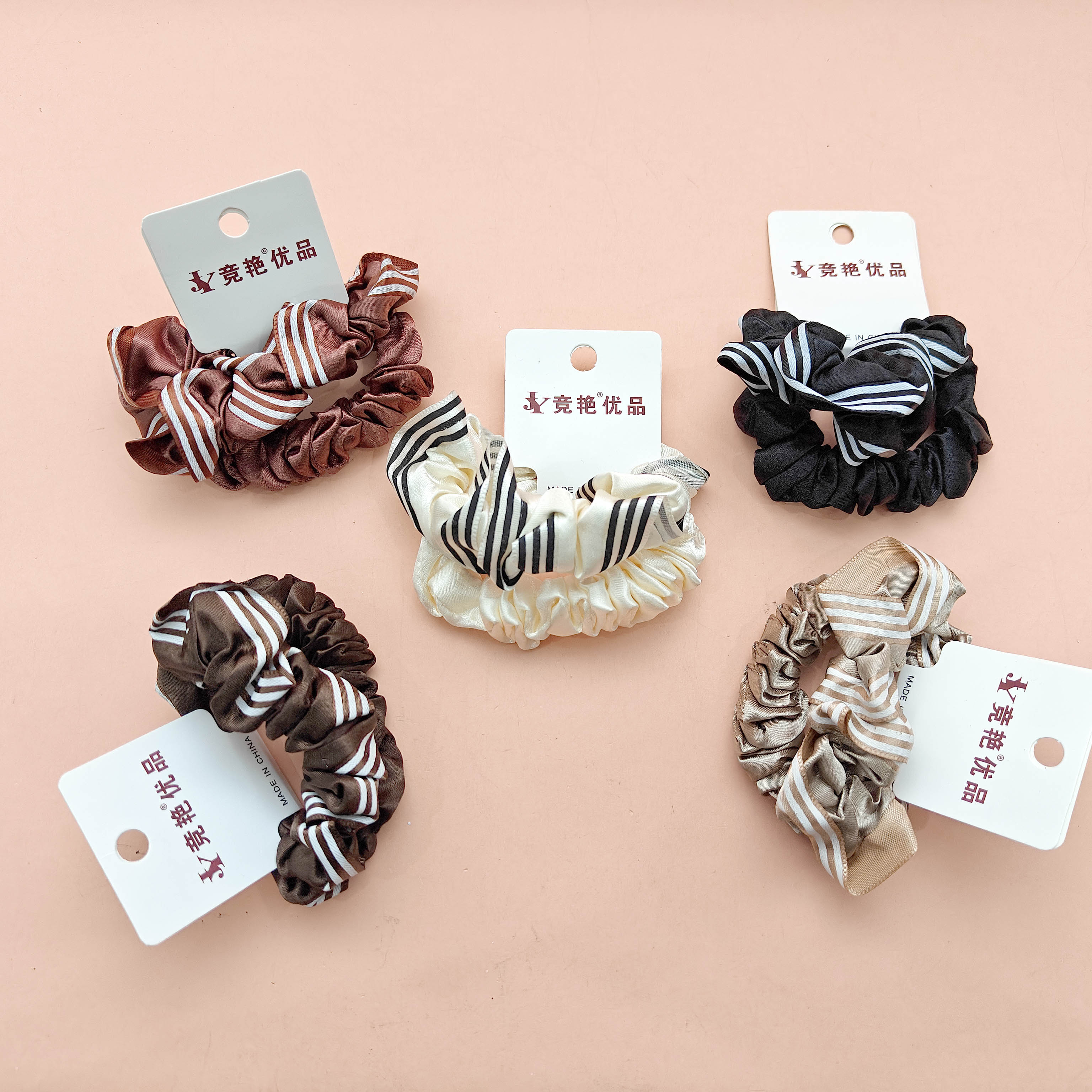 A two-piece set consisting of two striped large intestine rings