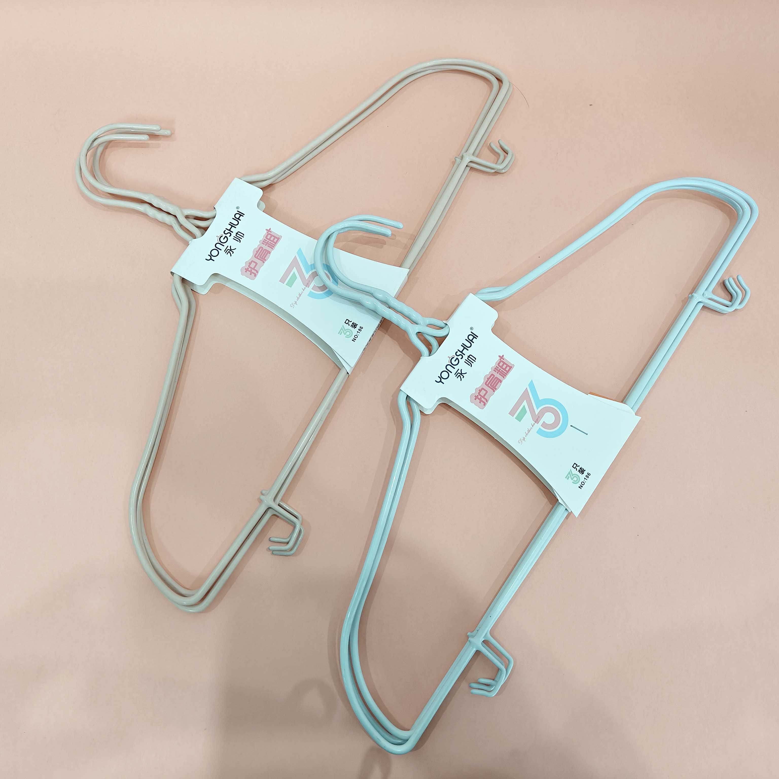 186 Three protective shoulder pads