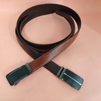La ceinture automatique en alliage pour hommes (fournie au hasard)