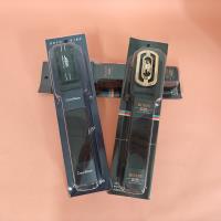 Des ceintures pour hommes en boîte (au hasard)