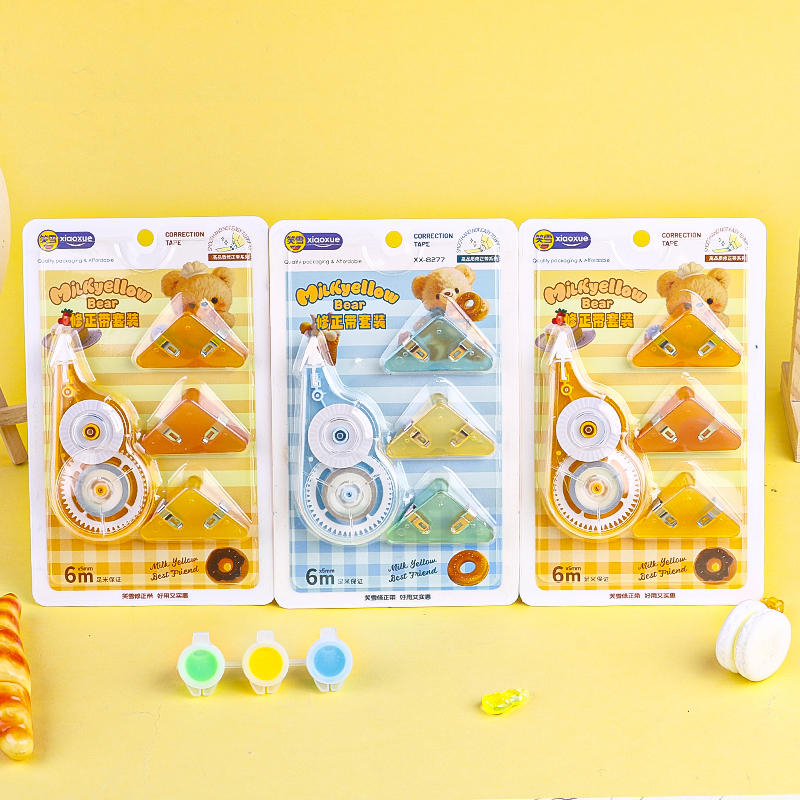 مجموعة XX-8277 المكونة من ممحاة ومشبك ثلاثي الزوايا.