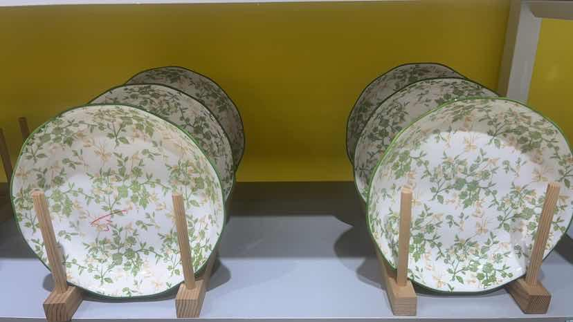 T7 Spread Love All Over the World