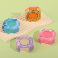 صابون يدوي مصنوع من الزيوت الأساسية.