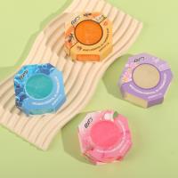 صابون يدوي مصنوع من الزيوت الأساسية.