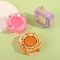 صابون يدوي مصنوع من الزيوت الأساسية.