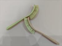 La brosse pour casserole de grande taille modèle 8214 est très pratique à utiliser.