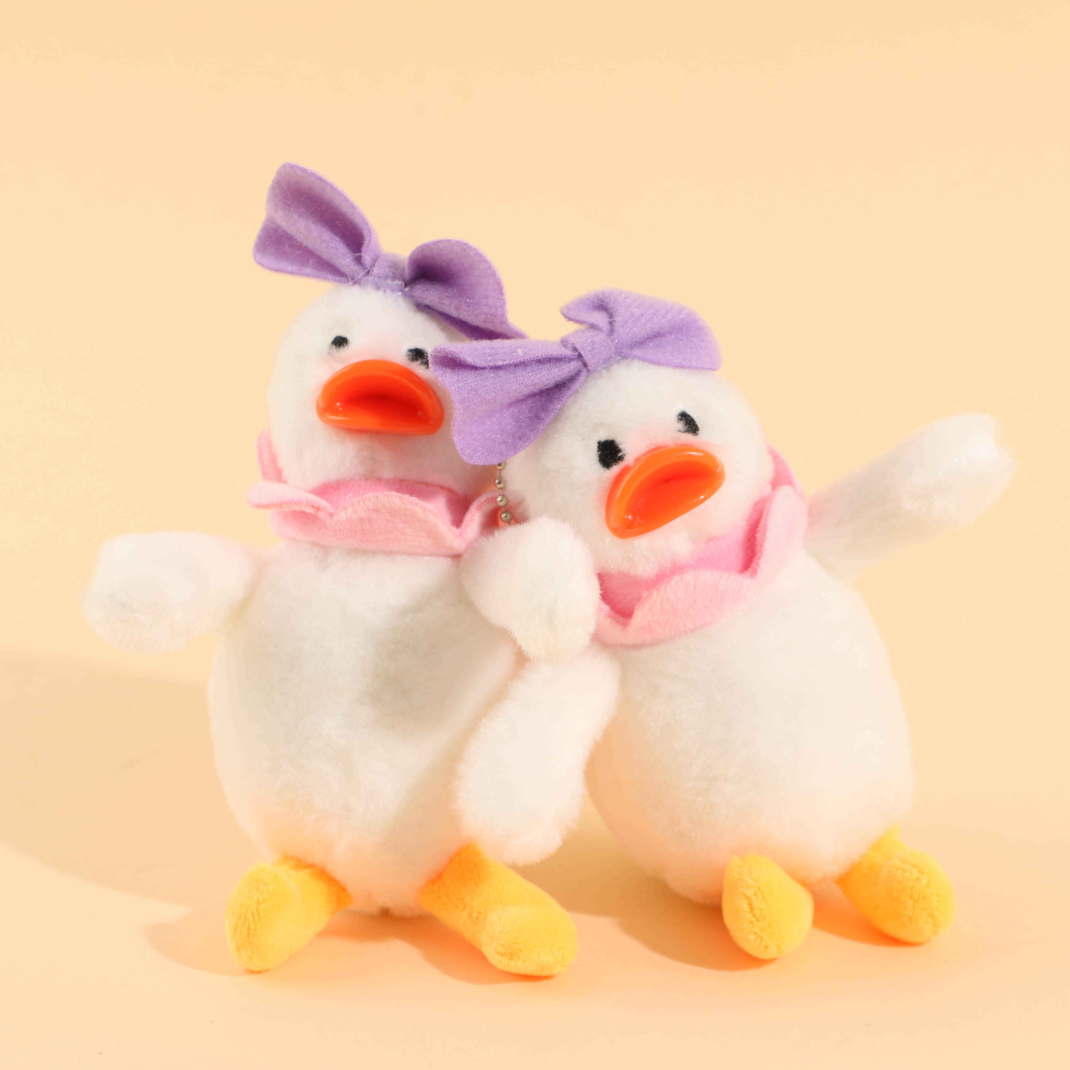 大号毛绒可爱鸭挂件