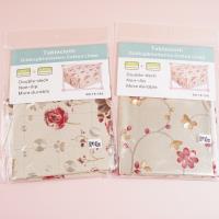 La nappe TE-19A en soie dorée mesure 80 x 140 cm.