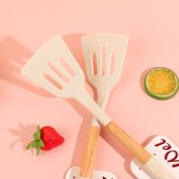 WEL693 Rubber-Plastic Wood-Handled Silicone Leakage Spatula